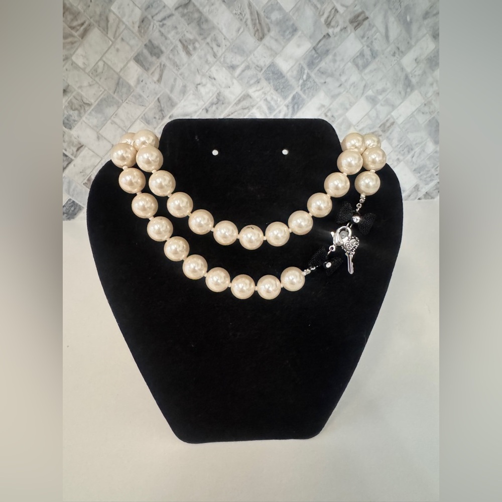 Betsey Johnson Faux Pearl and Bow Necklace